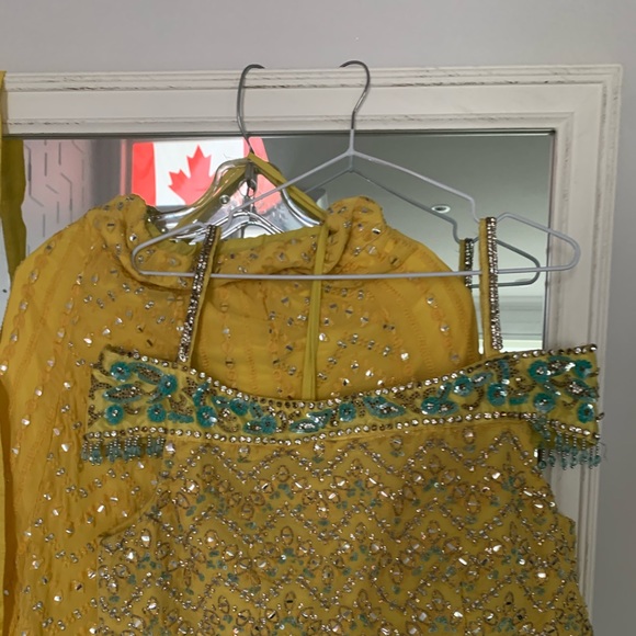 Yellow lengha in size 40-42 - Picture 5 of 6